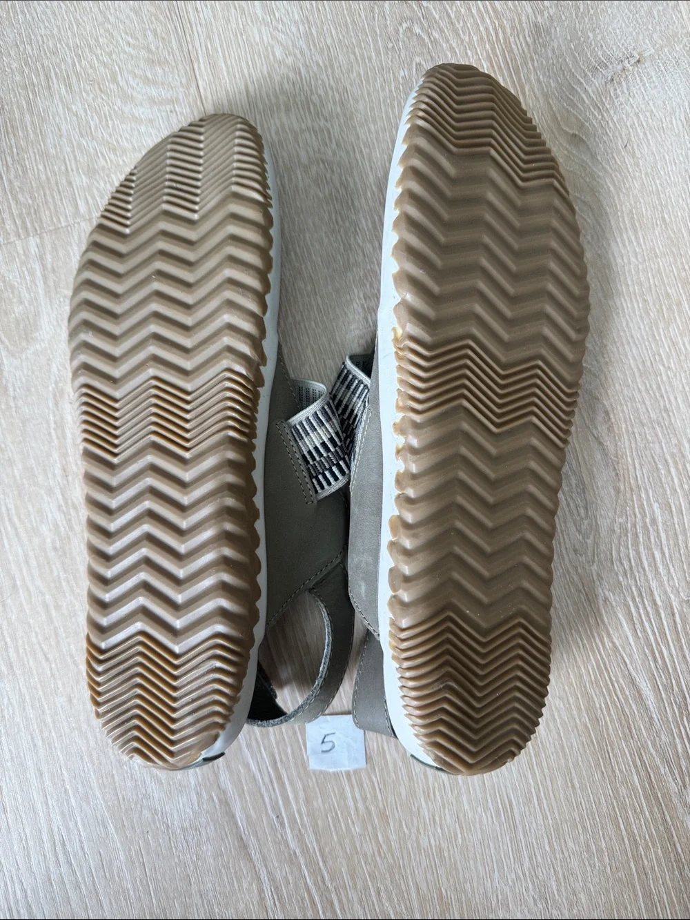 Sorel Gray Striped Elastic Thong Sandals
